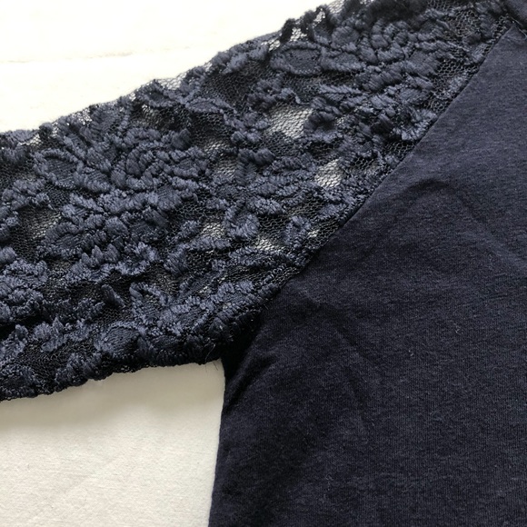 3/$20 🖤 Navy Blue Lace Henley Top - Picture 2 of 3